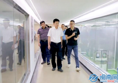 云霄县委蓝良木带队调研平易近营经济成长工